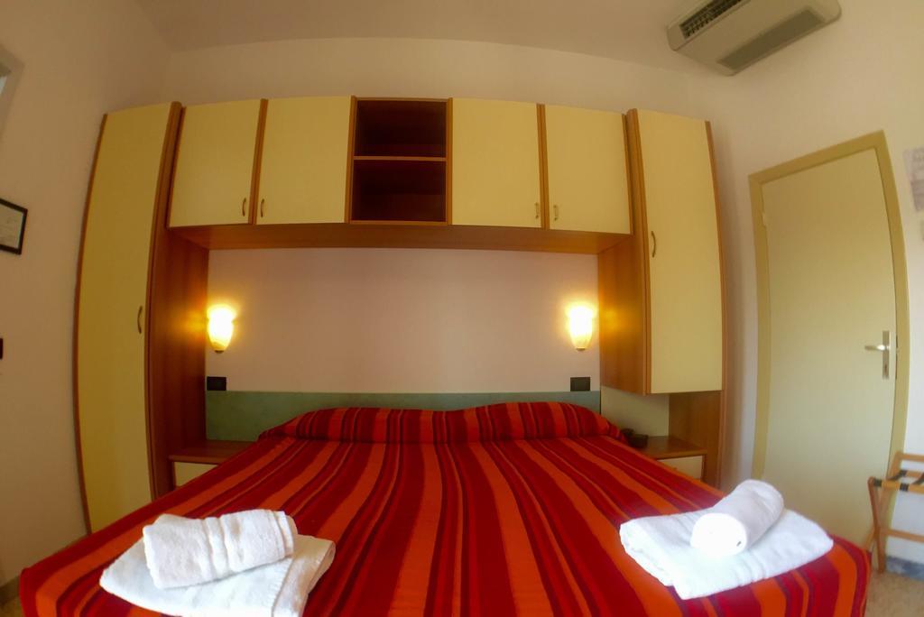 Hotel Mehari Riccione Cameră foto